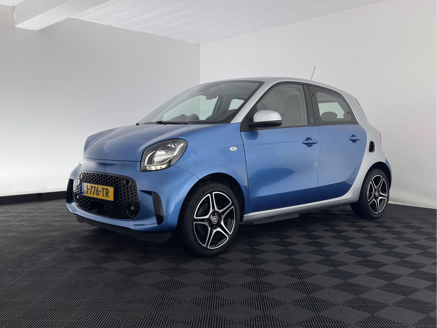Smart Forfour EQ Comfort 18 kWh {SOH-95%} [ 3-Fase ] (INCL.BTW) Aut. *NAVI-FULLMAP | COMFORT-SEATS | AIRCO | CRUISE | PDC | 16''ALU*