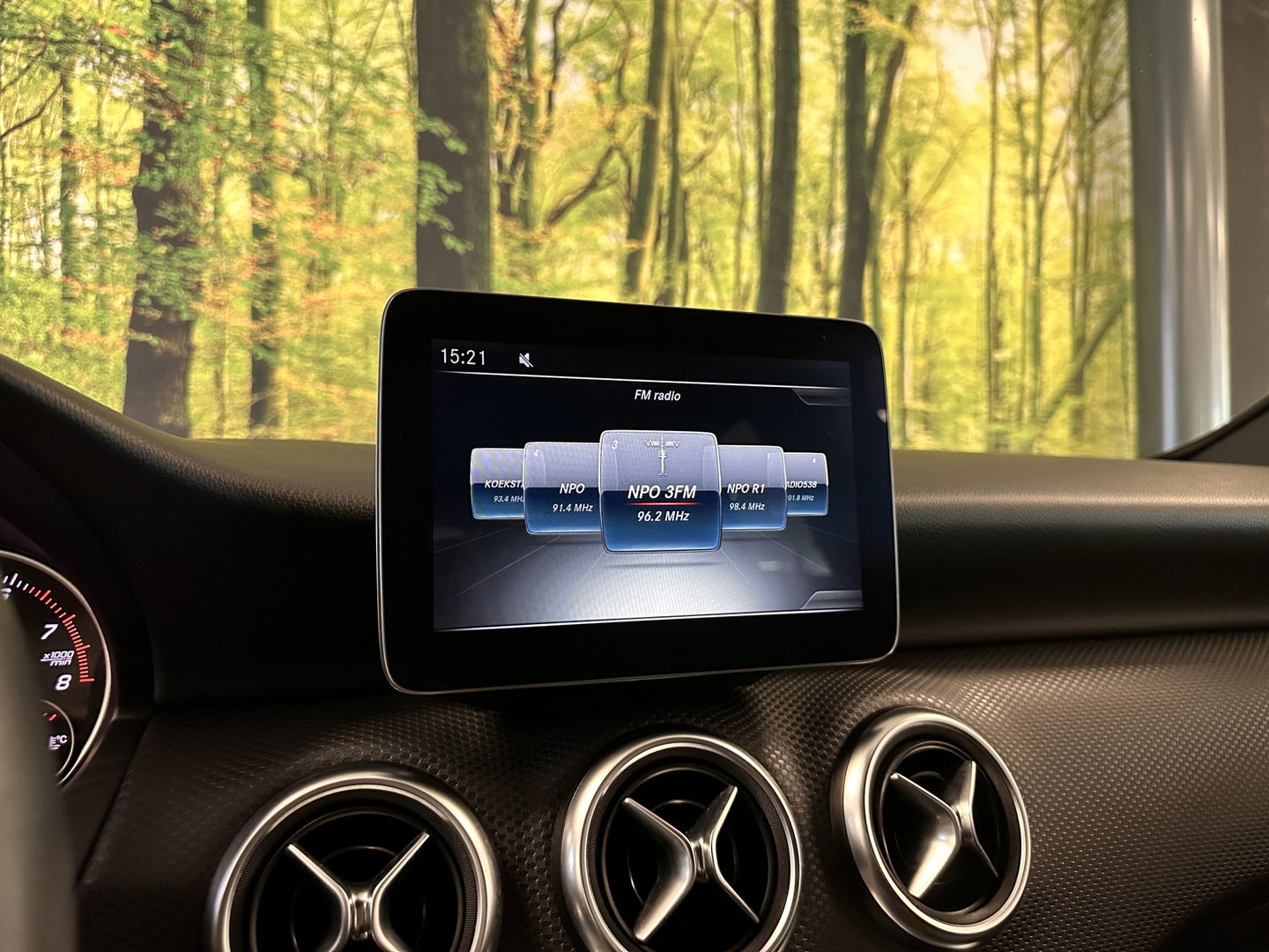 Mercedes-Benz A-Klasse 160 Ambition | Trekhaak | Cruise Control | Parkeersensoren | Navigatie | Isofix | Airconditioning | Bluetooth | Lichtmetaal 16" |