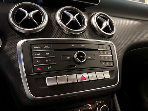 Mercedes-Benz A-Klasse 160 Ambition | Trekhaak | Cruise Control | Parkeersensoren | Navigatie | Isofix | Airconditioning | Bluetooth | Lichtmetaal 16" |