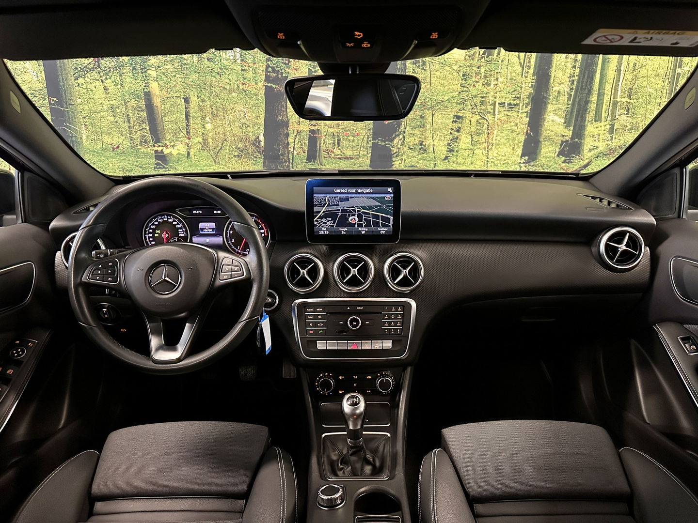 Mercedes-Benz A-Klasse 160 Ambition | Trekhaak | Cruise Control | Parkeersensoren | Navigatie | Isofix | Airconditioning | Bluetooth | Lichtmetaal 16" |