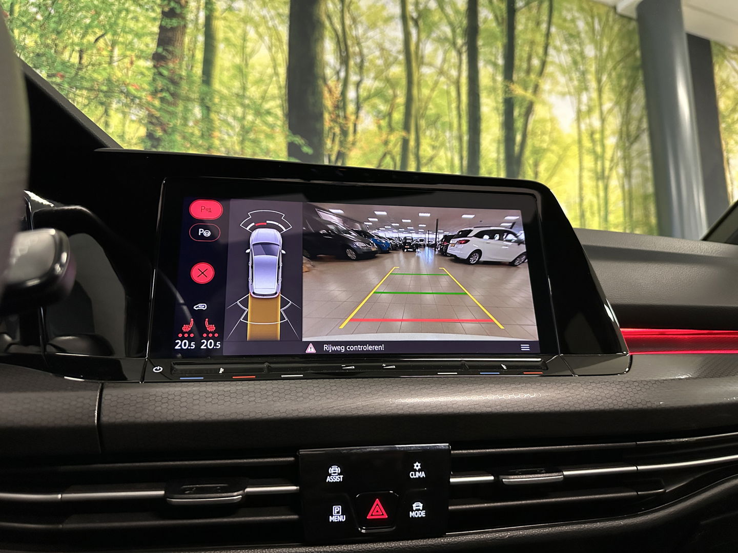 Volkswagen Golf 1.4 eHybrid GTE | Panoramadak | HUD | IQ-Light | Sfeerverlichting | Apple Carplay | Android Auto | Parkeersensoren | Keyless | Dodehoek | Achteruitrijcamera