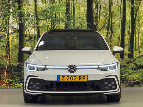 Volkswagen Golf 1.4 eHybrid GTE | Panoramadak | HUD | IQ-Light | Sfeerverlichting | Apple Carplay | Android Auto | Parkeersensoren | Keyless | Dodehoek | Achteruitrijcamera