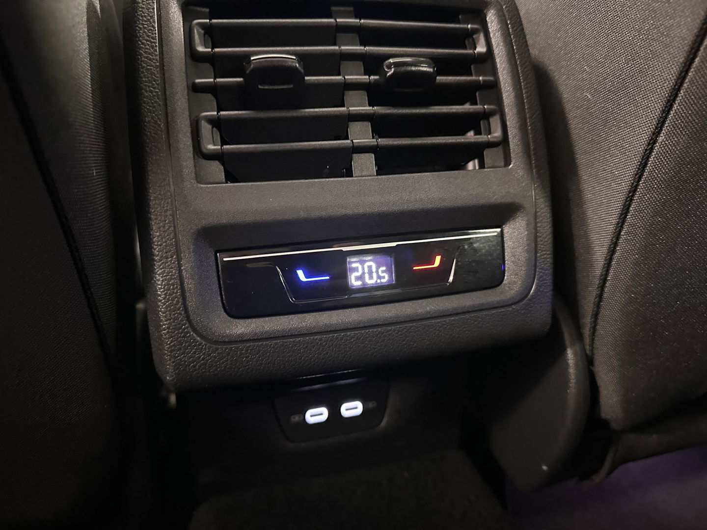 Volkswagen Golf 1.4 eHybrid GTE | Panoramadak | HUD | IQ-Light | Sfeerverlichting | Apple Carplay | Android Auto | Parkeersensoren | Keyless | Dodehoek | Achteruitrijcamera