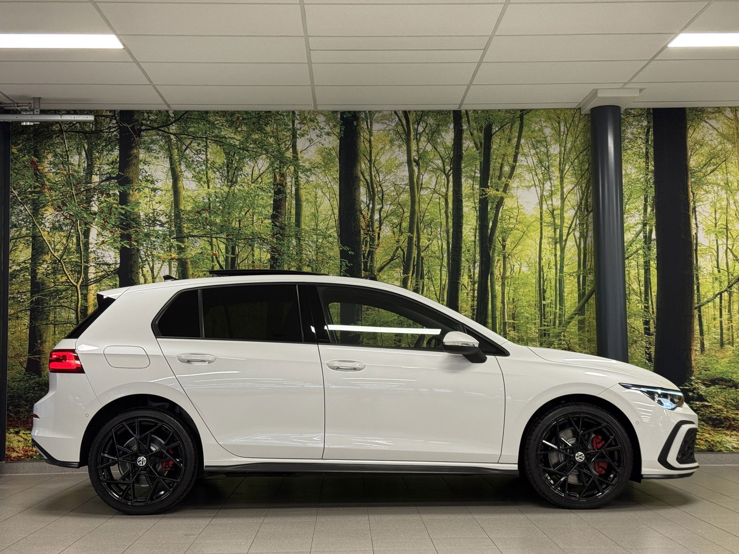 Volkswagen Golf 1.4 eHybrid GTE | Panoramadak | HUD | IQ-Light | Sfeerverlichting | Apple Carplay | Android Auto | Parkeersensoren | Keyless | Dodehoek | Achteruitrijcamera