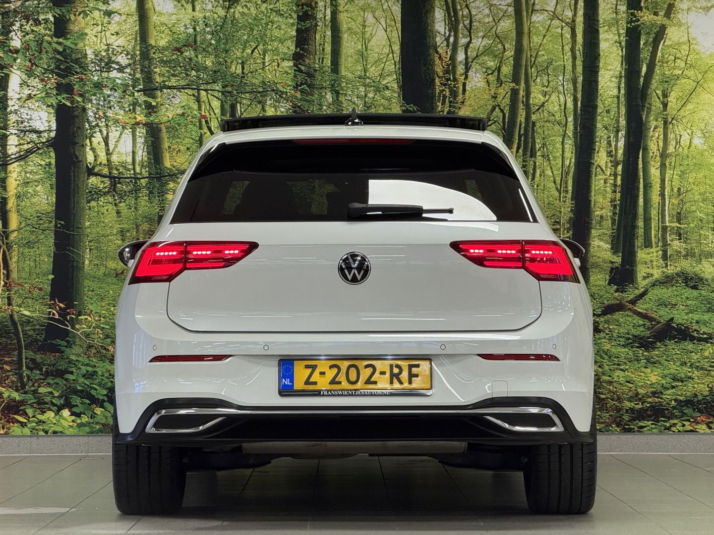 Volkswagen Golf 1.4 eHybrid GTE | Panoramadak | HUD | IQ-Light | Sfeerverlichting | Apple Carplay | Android Auto | Parkeersensoren | Keyless | Dodehoek | Achteruitrijcamera