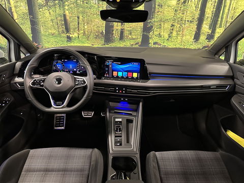 Volkswagen Golf 1.4 eHybrid GTE | Panoramadak | HUD | IQ-Light | Sfeerverlichting | Apple Carplay | Android Auto | Parkeersensoren | Keyless | Dodehoek | Achteruitrijcamera