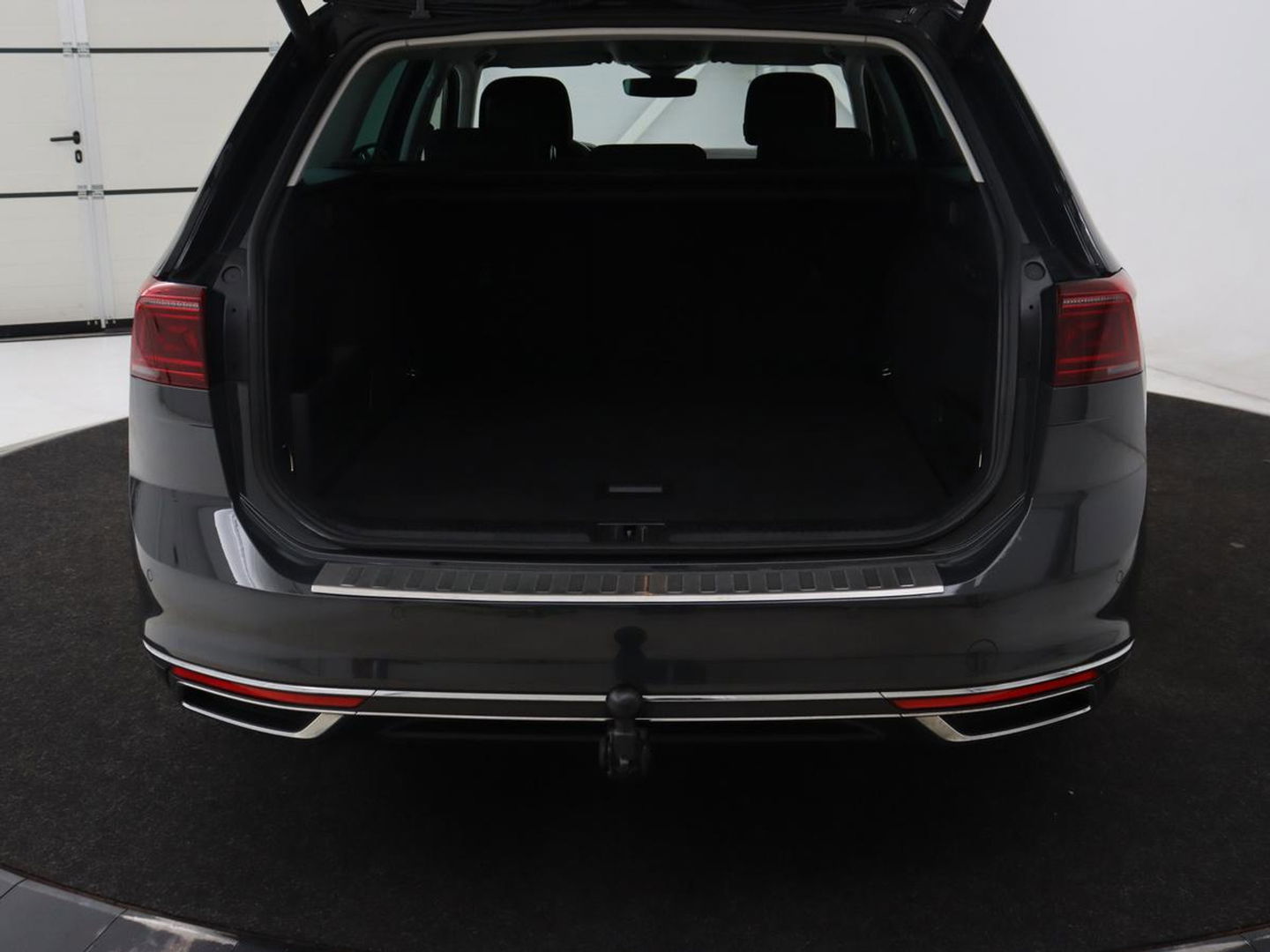 Volkswagen Passat 1.4 TSI PHEV GTE | Trekhaak | Stoelverwarming | Massage | Camera | Carplay | Adaptive cruise | Side Assist | Matrix LED | Navigatie | Parkeerhulp | Plug In