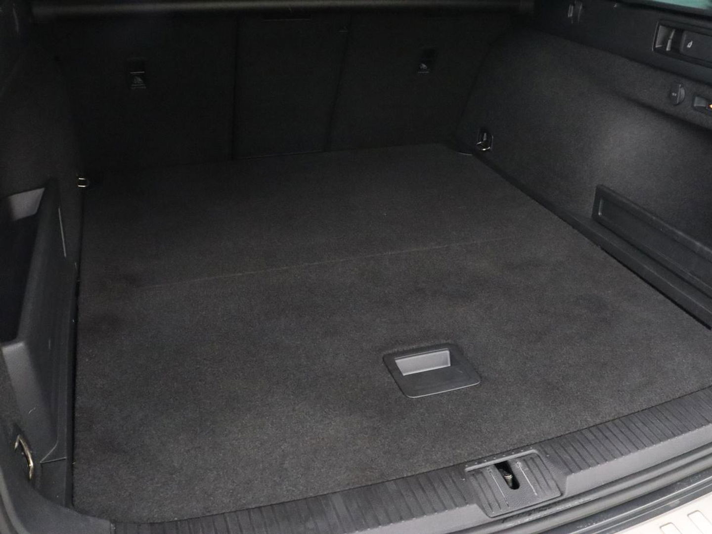 Volkswagen Passat 1.4 TSI PHEV GTE | Trekhaak | Stoelverwarming | Massage | Camera | Carplay | Adaptive cruise | Side Assist | Matrix LED | Navigatie | Parkeerhulp | Plug In