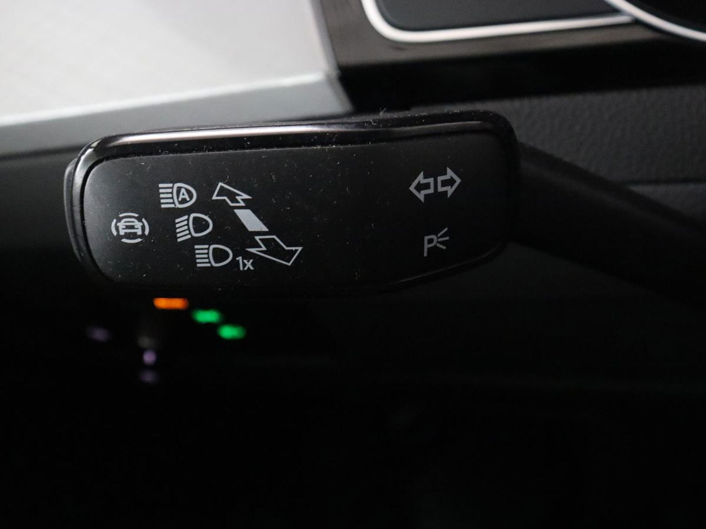 Volkswagen Passat 1.4 TSI PHEV GTE | Trekhaak | Stoelverwarming | Massage | Camera | Carplay | Adaptive cruise | Side Assist | Matrix LED | Navigatie | Parkeerhulp | Plug In