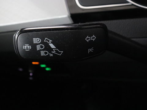 Volkswagen Passat 1.4 TSI PHEV GTE | Trekhaak | Stoelverwarming | Massage | Camera | Carplay | Adaptive cruise | Side Assist | Matrix LED | Navigatie | Parkeerhulp | Plug In