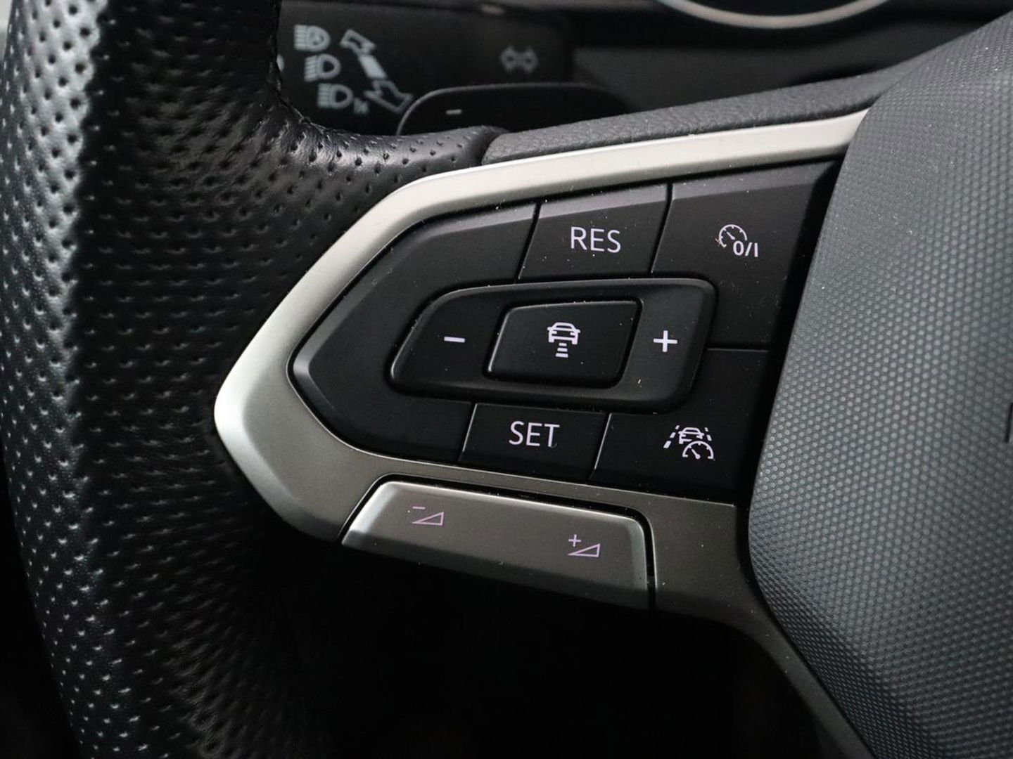 Volkswagen Passat 1.4 TSI PHEV GTE | Trekhaak | Stoelverwarming | Massage | Camera | Carplay | Adaptive cruise | Side Assist | Matrix LED | Navigatie | Parkeerhulp | Plug In