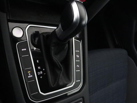 Volkswagen Passat 1.4 TSI PHEV GTE | Trekhaak | Stoelverwarming | Massage | Camera | Carplay | Adaptive cruise | Side Assist | Matrix LED | Navigatie | Parkeerhulp | Plug In