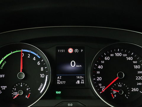 Volkswagen Passat 1.4 TSI PHEV GTE | Trekhaak | Stoelverwarming | Massage | Camera | Carplay | Adaptive cruise | Side Assist | Matrix LED | Navigatie | Parkeerhulp | Plug In