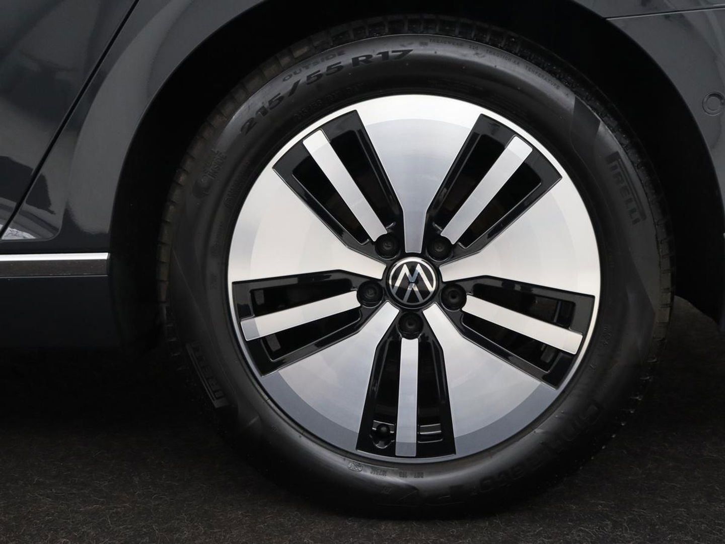 Volkswagen Passat 1.4 TSI PHEV GTE | Trekhaak | Stoelverwarming | Massage | Camera | Carplay | Adaptive cruise | Side Assist | Matrix LED | Navigatie | Parkeerhulp | Plug In