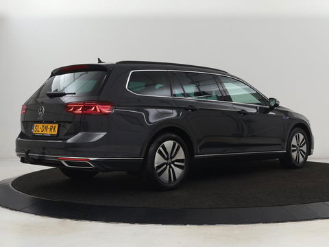 Volkswagen Passat 1.4 TSI PHEV GTE | Trekhaak | Stoelverwarming | Massage | Camera | Carplay | Adaptive cruise | Side Assist | Matrix LED | Navigatie | Parkeerhulp | Plug In