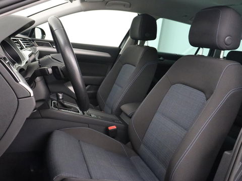 Volkswagen Passat 1.4 TSI PHEV GTE | Trekhaak | Stoelverwarming | Massage | Camera | Carplay | Adaptive cruise | Side Assist | Matrix LED | Navigatie | Parkeerhulp | Plug In