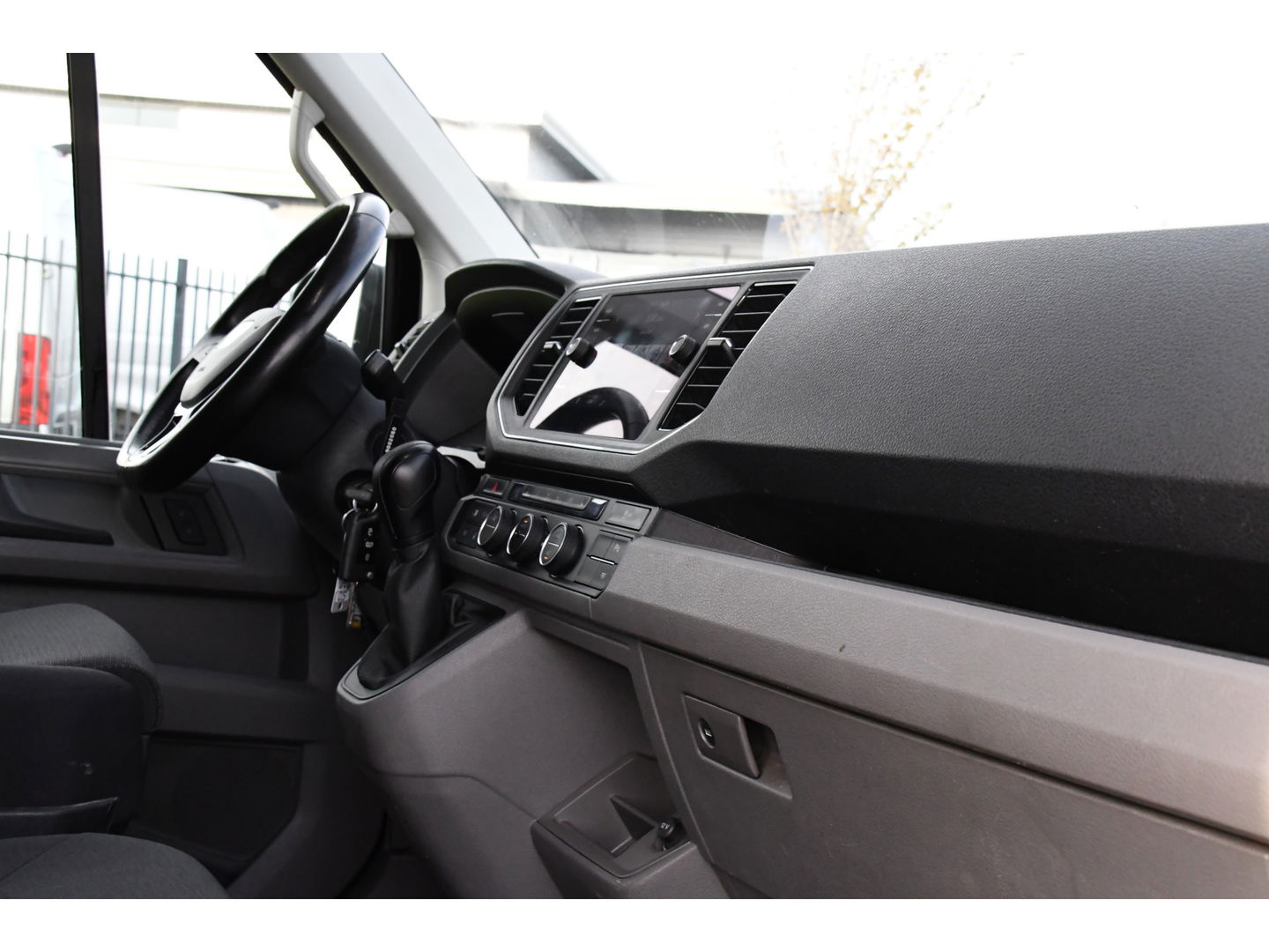 MAN TGE 35 2.0 L3H3 Black Edition Adaptieve Cruise, Camera, Carplay, LED, Clima, Stoelverwarming, 2 x Schuifdeur, Trekhaak, Sensoren, Uniek!