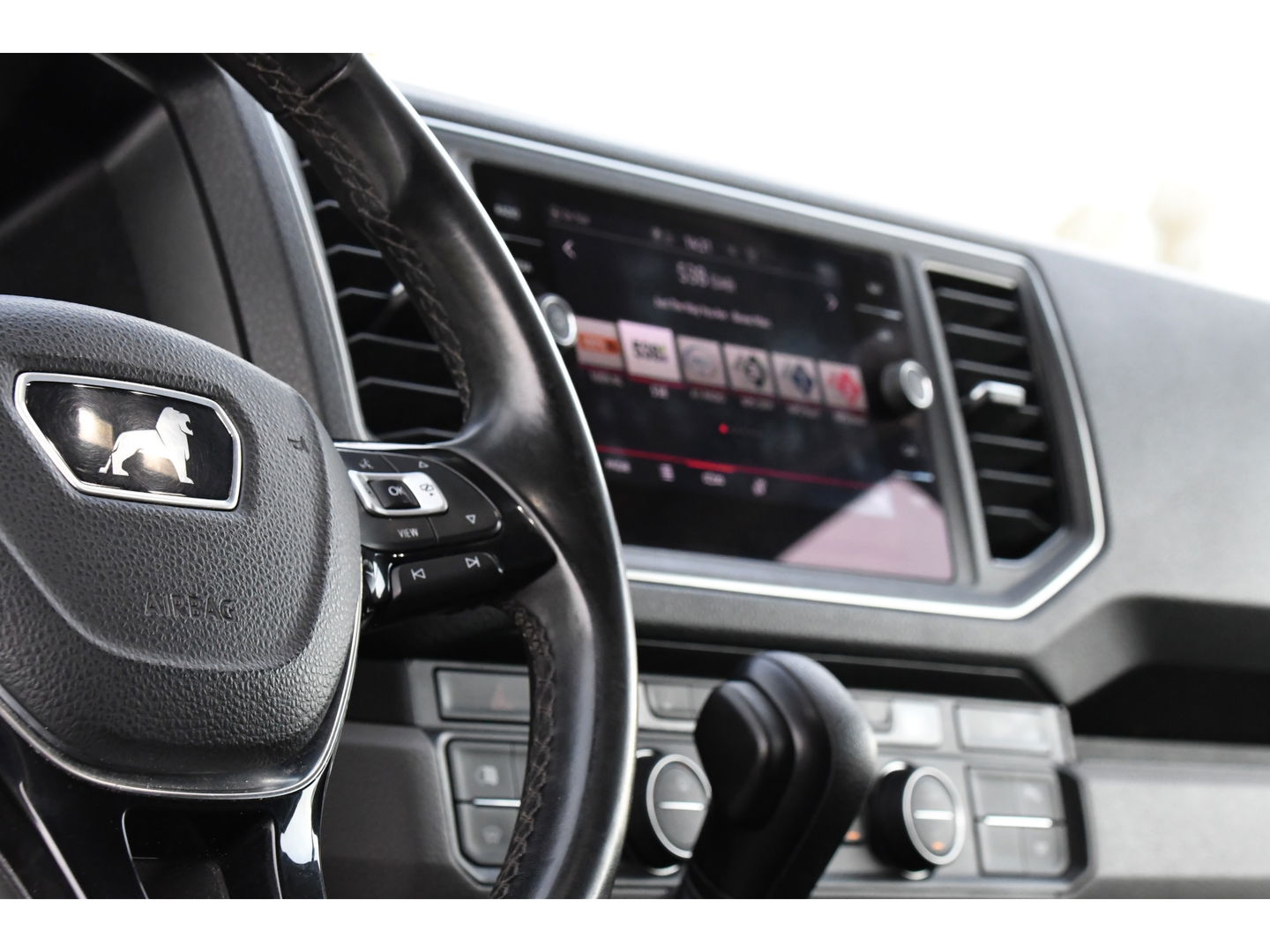 MAN TGE 35 2.0 L3H3 Black Edition Adaptieve Cruise, Camera, Carplay, LED, Clima, Stoelverwarming, 2 x Schuifdeur, Trekhaak, Sensoren, Uniek!