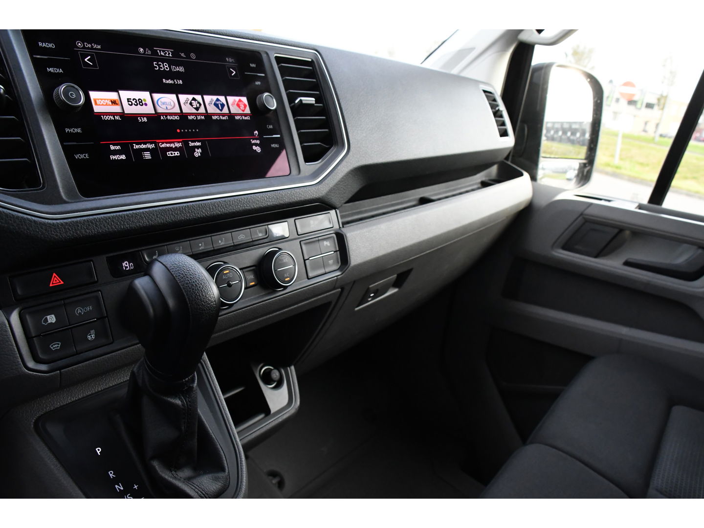 MAN TGE 35 2.0 L3H3 Black Edition Adaptieve Cruise, Camera, Carplay, LED, Clima, Stoelverwarming, 2 x Schuifdeur, Trekhaak, Sensoren, Uniek!