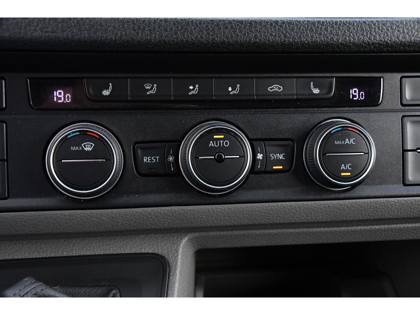 MAN TGE 35 2.0 L3H3 Black Edition Adaptieve Cruise, Camera, Carplay, LED, Clima, Stoelverwarming, 2 x Schuifdeur, Trekhaak, Sensoren, Uniek!