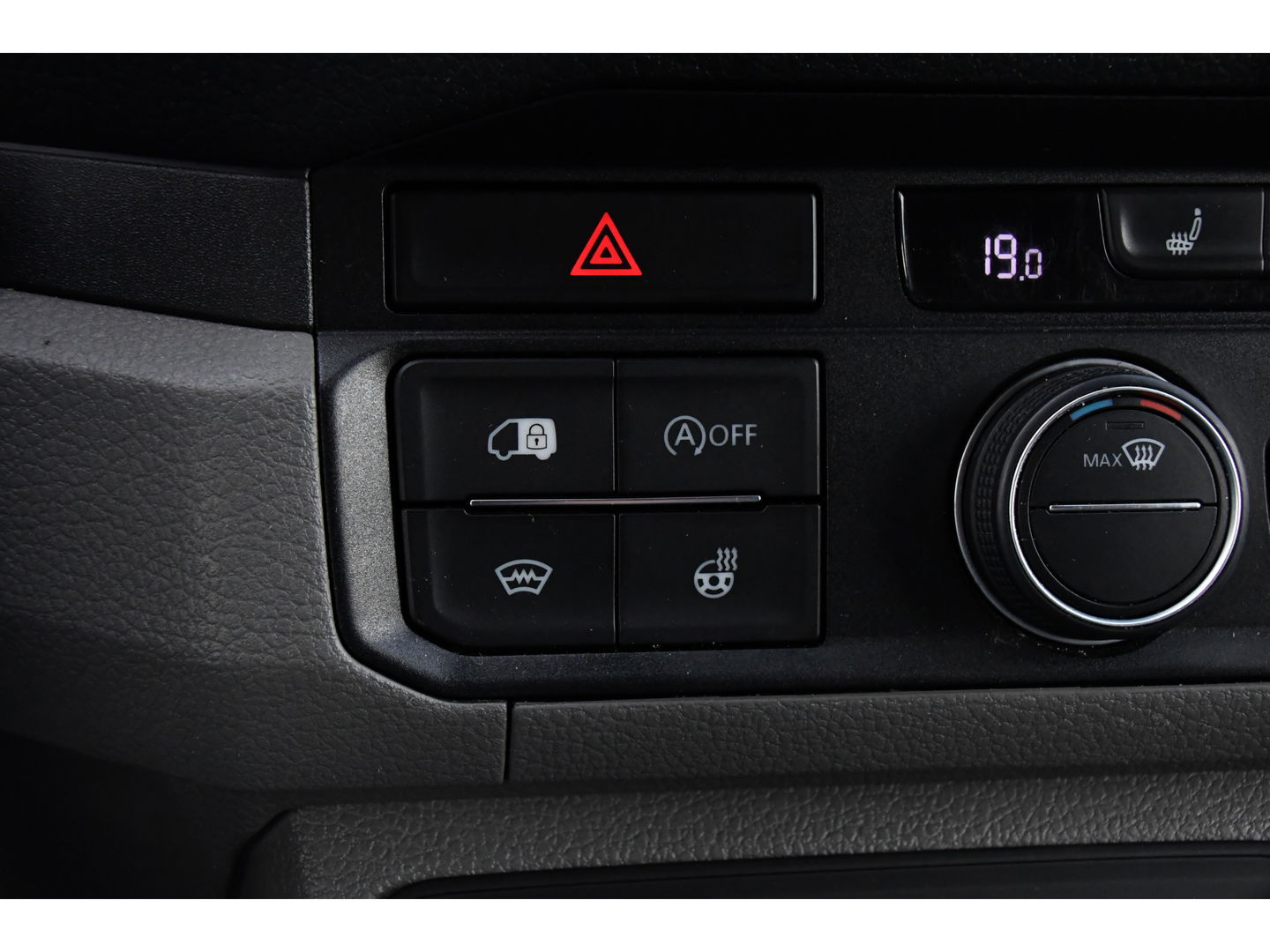 MAN TGE 35 2.0 L3H3 Black Edition Adaptieve Cruise, Camera, Carplay, LED, Clima, Stoelverwarming, 2 x Schuifdeur, Trekhaak, Sensoren, Uniek!