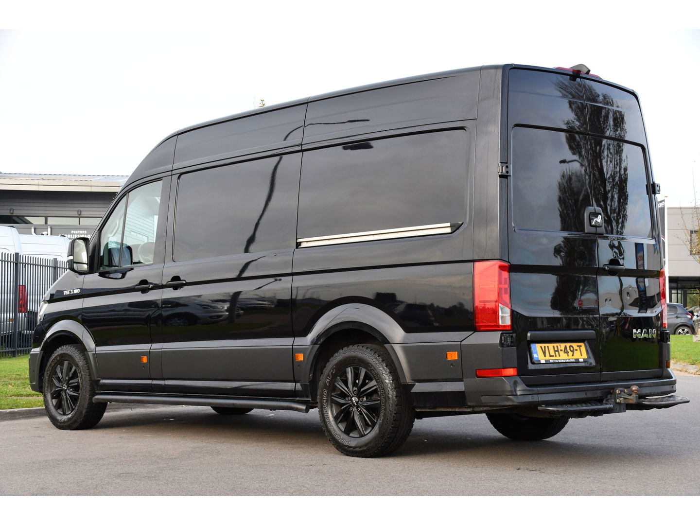 MAN TGE 35 2.0 L3H3 Black Edition Adaptieve Cruise, Camera, Carplay, LED, Clima, Stoelverwarming, 2 x Schuifdeur, Trekhaak, Sensoren, Uniek!