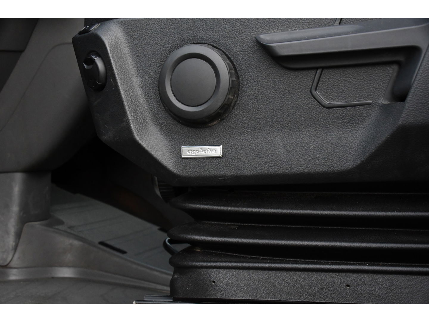 MAN TGE 35 2.0 L3H3 Black Edition Adaptieve Cruise, Camera, Carplay, LED, Clima, Stoelverwarming, 2 x Schuifdeur, Trekhaak, Sensoren, Uniek!