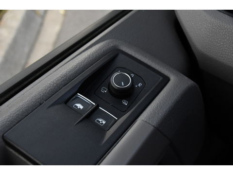 MAN TGE 35 2.0 L3H3 Black Edition Adaptieve Cruise, Camera, Carplay, LED, Clima, Stoelverwarming, 2 x Schuifdeur, Trekhaak, Sensoren, Uniek!