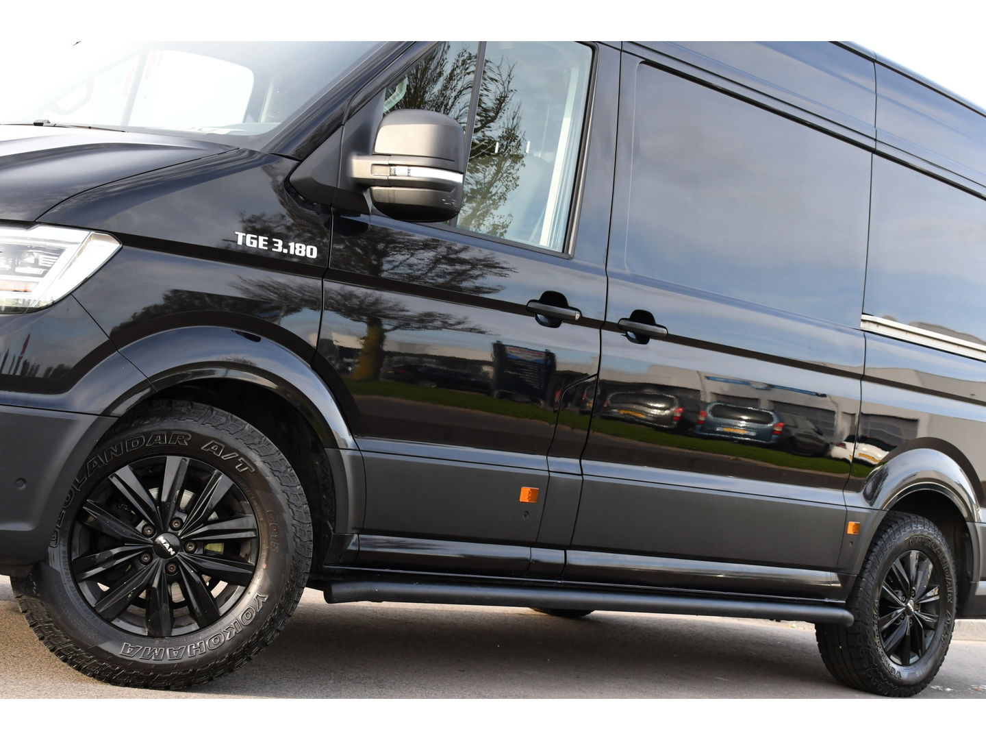 MAN TGE 35 2.0 L3H3 Black Edition Adaptieve Cruise, Camera, Carplay, LED, Clima, Stoelverwarming, 2 x Schuifdeur, Trekhaak, Sensoren, Uniek!