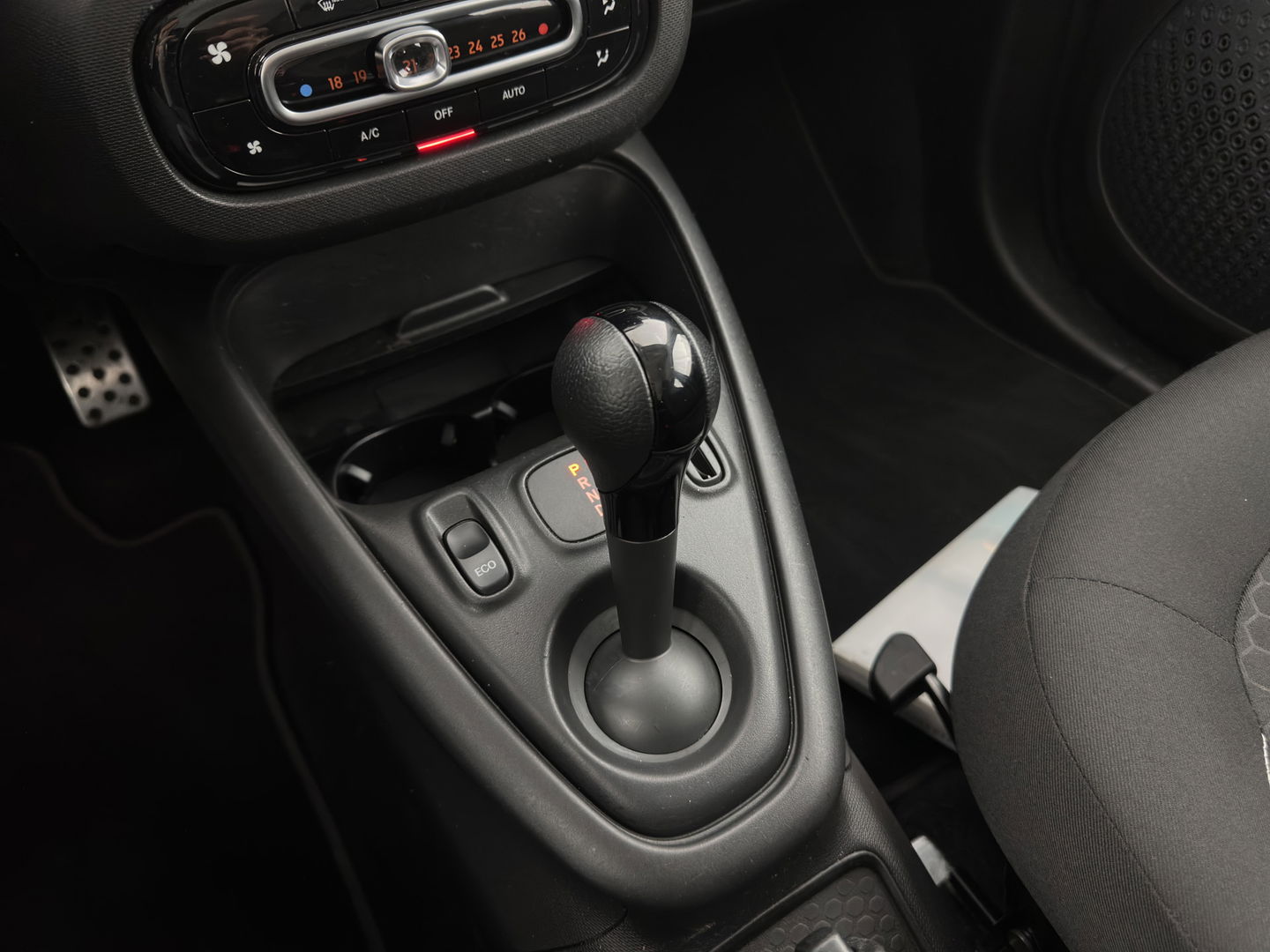 Smart Forfour EQ Comfort 18 kWh [ 3-Fase ] {SOH-95%} (INCL-BTW) Aut. *NAVI-FULLMAP | COMFORT-SEATS | AIRCO | CRUISE | PDC | 16''ALU*