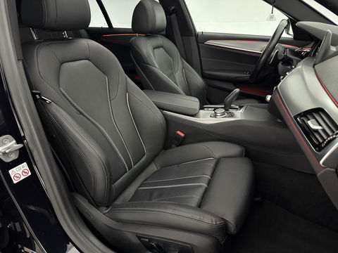 BMW 5 Serie 520i High Executive M-Sport | Pano | Sfeerverl. | Trekh. | Camera | Carplay | Cruise | Stoelverw.