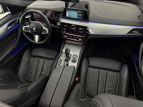 BMW 5 Serie 520i High Executive M-Sport | Pano | Sfeerverl. | Trekh. | Camera | Carplay | Cruise | Stoelverw.