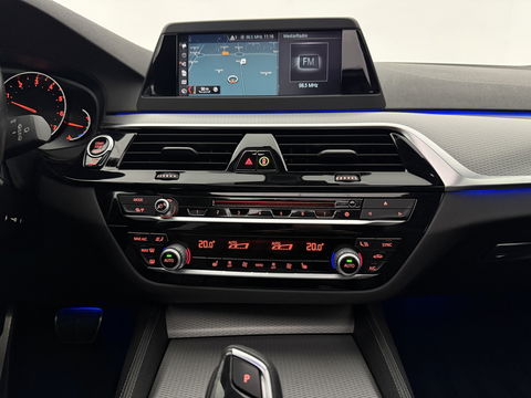 BMW 5 Serie 520i High Executive M-Sport | Pano | Sfeerverl. | Trekh. | Camera | Carplay | Cruise | Stoelverw.