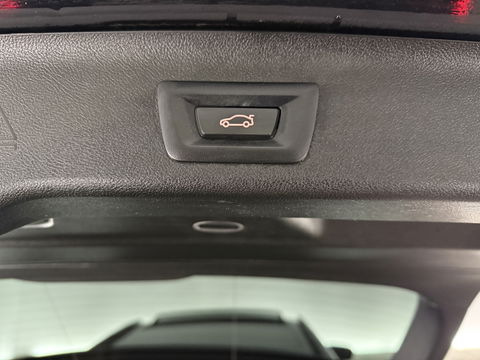 BMW 5 Serie 520i High Executive M-Sport | Pano | Sfeerverl. | Trekh. | Camera | Carplay | Cruise | Stoelverw.