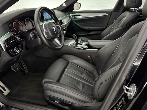 BMW 5 Serie 520i High Executive M-Sport | Pano | Sfeerverl. | Trekh. | Camera | Carplay | Cruise | Stoelverw.
