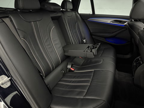 BMW 5 Serie 520i High Executive M-Sport | Pano | Sfeerverl. | Trekh. | Camera | Carplay | Cruise | Stoelverw.