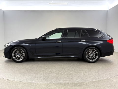 BMW 5 Serie 520i High Executive M-Sport | Pano | Sfeerverl. | Trekh. | Camera | Carplay | Cruise | Stoelverw.