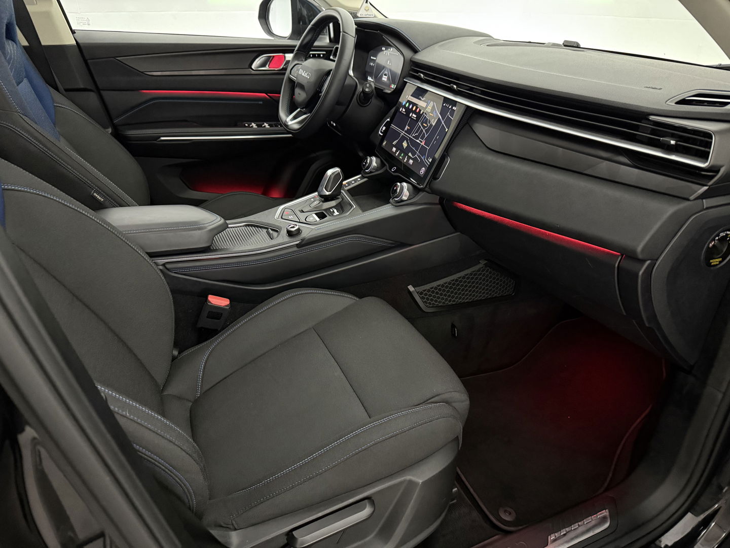 Lynk Co 01 1.5 Black Edition | Pano | Memory | Sfeerverl. | 360° | Virtual | Carplay | Adaptive Cruise