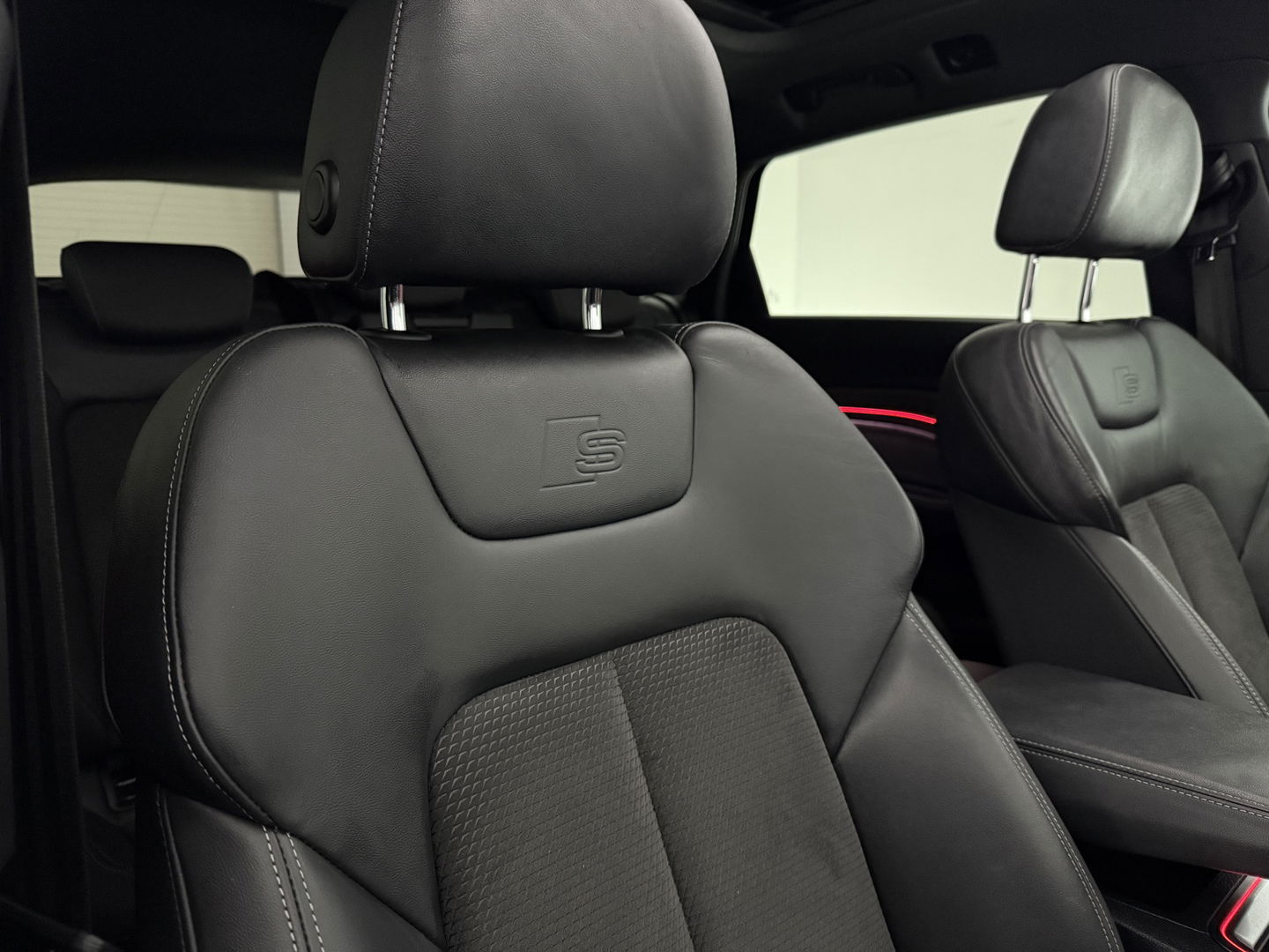 Audi e-tron 50 quattro S-Line 71 kWh | SOH: 93% | Snelladen | Pano | B&O | Sfeerverl. | Virtual | Memory | Camera | Carplay | Adaptive Cruise | NAP