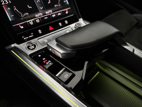 Audi e-tron 50 quattro S-Line 71 kWh | SOH: 93% | Snelladen | Pano | B&O | Sfeerverl. | Virtual | Memory | Camera | Carplay | Adaptive Cruise | NAP