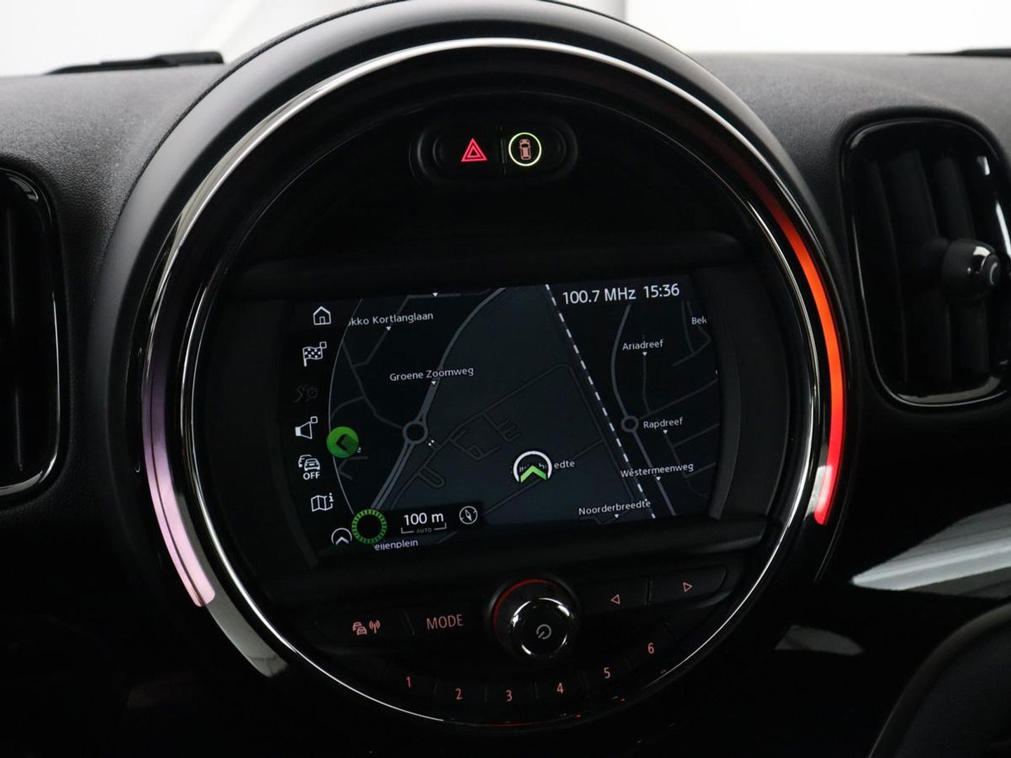 MINI Countryman 1.5 One Business Edition | Leder | Stoelverwarming | Carplay | Navigatie | Full LED | Keyless | Parkeerhulp | Climate control | Cruise control