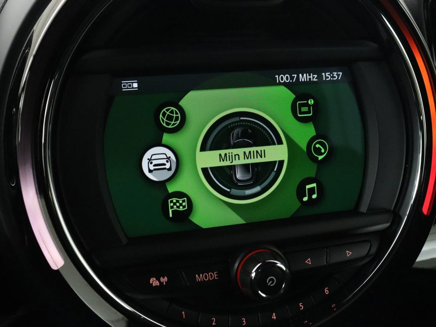 MINI Countryman 1.5 One Business Edition | Leder | Stoelverwarming | Carplay | Navigatie | Full LED | Keyless | Parkeerhulp | Climate control | Cruise control