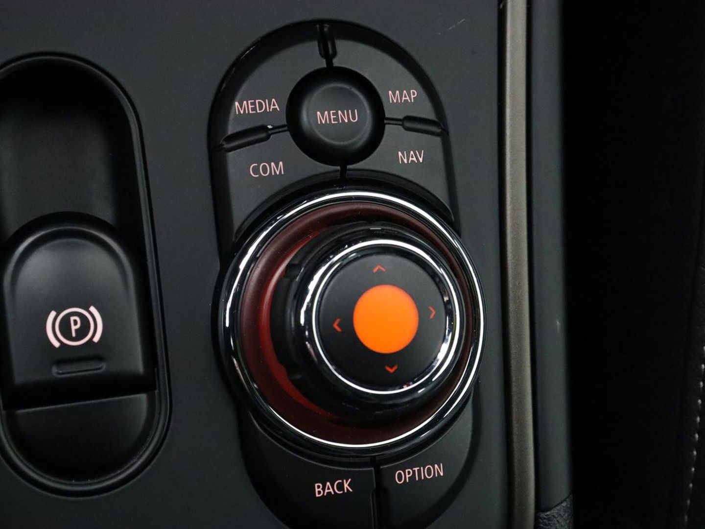 MINI Countryman 1.5 One Business Edition | Leder | Stoelverwarming | Carplay | Navigatie | Full LED | Keyless | Parkeerhulp | Climate control | Cruise control