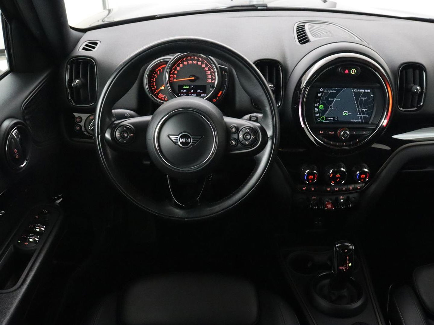 MINI Countryman 1.5 One Business Edition | Leder | Stoelverwarming | Carplay | Navigatie | Full LED | Keyless | Parkeerhulp | Climate control | Cruise control
