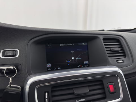 Volvo V60 2.4 D5 Twin Engine Special Edition Aut. *PANO | FULL-LEATHER | XENON | BLIS | MEMORY-PACK | NAVI-FULLMAP | HEATED-COMFORTSEATS | CAMERA | NAVI-FULLMAP | 18''ALU | TOWBAR*