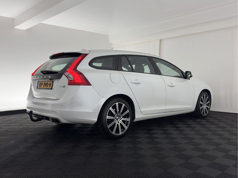 Volvo V60 2.4 D5 Twin Engine Special Edition Aut. *PANO | FULL-LEATHER | XENON | BLIS | MEMORY-PACK | NAVI-FULLMAP | HEATED-COMFORTSEATS | CAMERA | NAVI-FULLMAP | 18''ALU | TOWBAR*