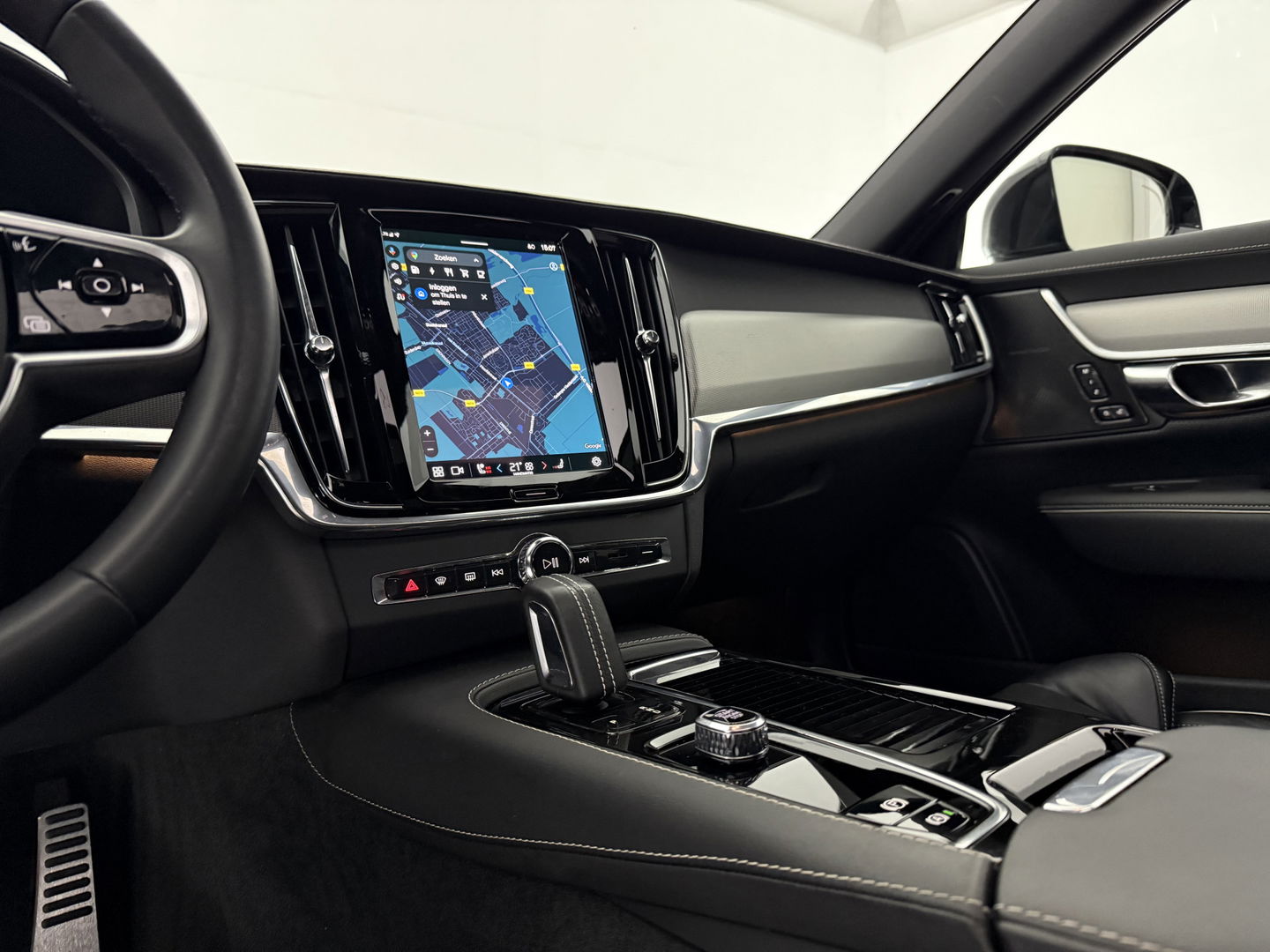 Volvo V90 2.0 T6 AWD 340PK R-Design | Pano | H/K | Virtual | Trekh. | Memory | Stuur/Stoelverw. | Carplay | Camera | Keyless | NAP