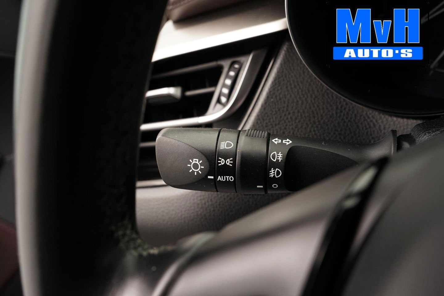 Toyota C-HR 1.8 Hybrid Executive|LEER|STOELVERW|PDC|CAMERA|NAP