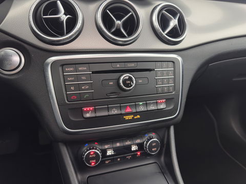 Mercedes-Benz CLA-Klasse Shooting Brake 220 CDI Prestige *PANO | FULL-LEATHER | XENON | NAVI-FULLMAP | HEATED-COMFORTSEATS | ECC | PDC | CRUISE | 16''ALU*