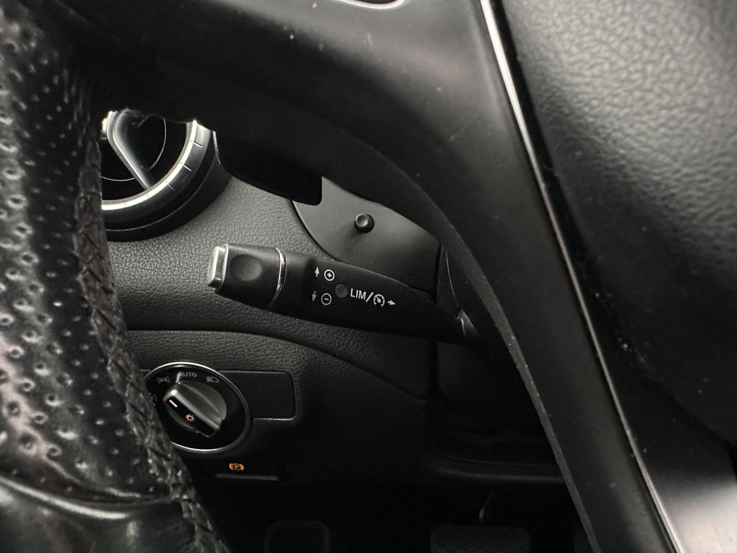 Mercedes-Benz CLA-Klasse Shooting Brake 220 CDI Prestige *PANO | FULL-LEATHER | XENON | NAVI-FULLMAP | HEATED-COMFORTSEATS | ECC | PDC | CRUISE | 16''ALU*